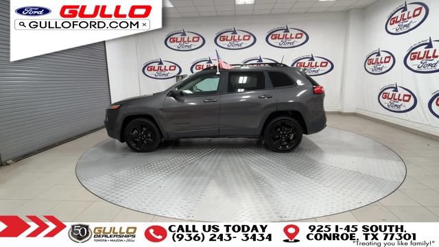 Used 2018 Jeep Cherokee Latitude w/ Altitude Package FWD image 5