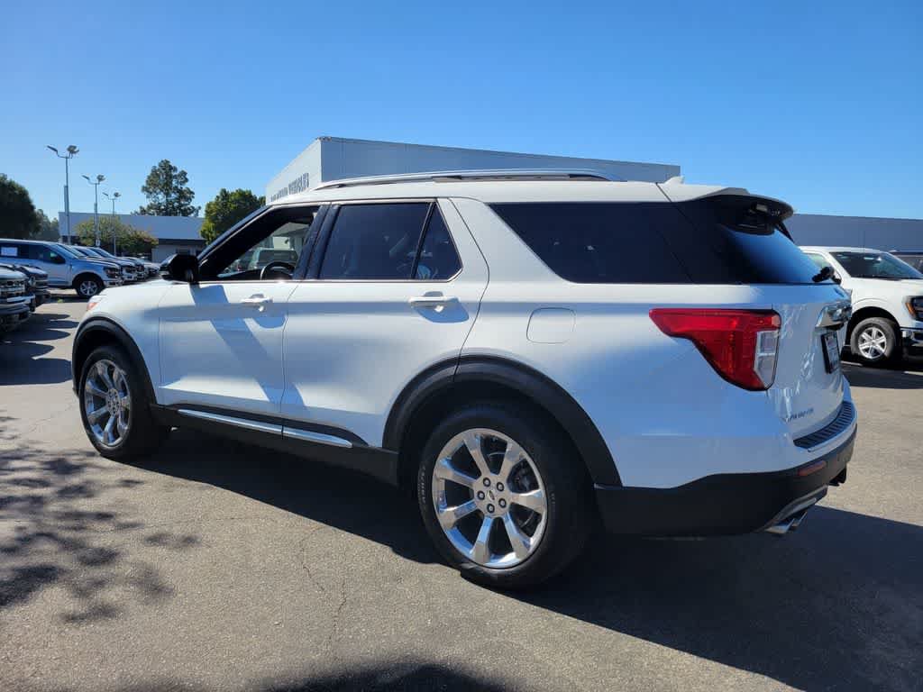 Certified 2020 Ford Explorer Platinum w/ Premium Technology Package AWD/4WD image 3