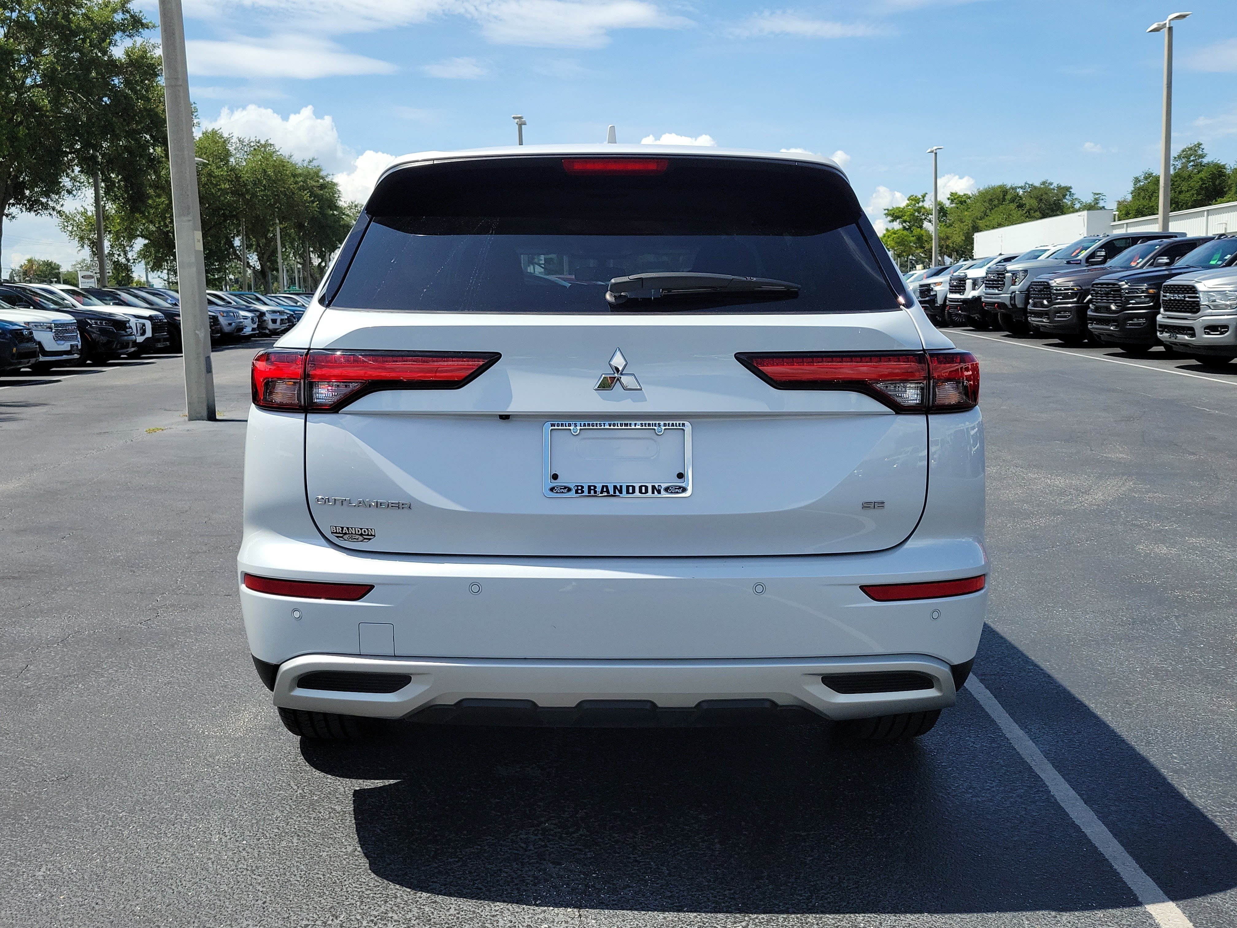 Used 2024 Mitsubishi Outlander SE FWD image 7