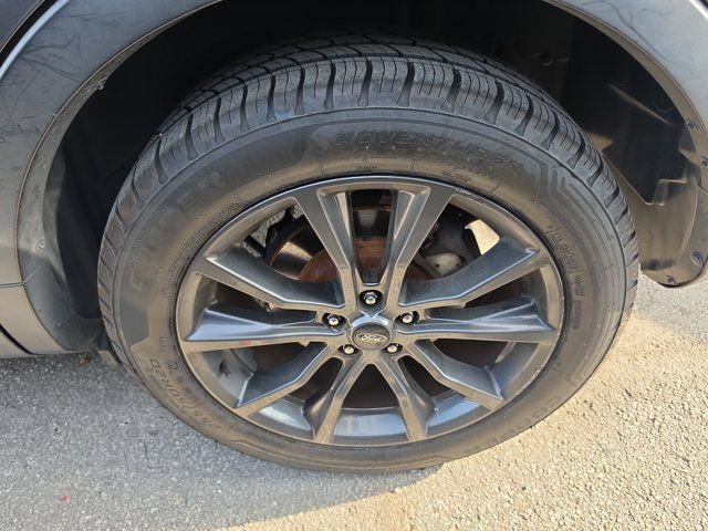 Certified 2018 Ford Explorer XLT w/ Equipment Group 202A FWD image 8