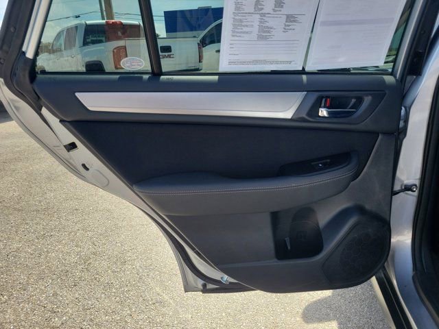 Used 2019 Subaru Outback 2.5i Premium AWD/4WD image 17