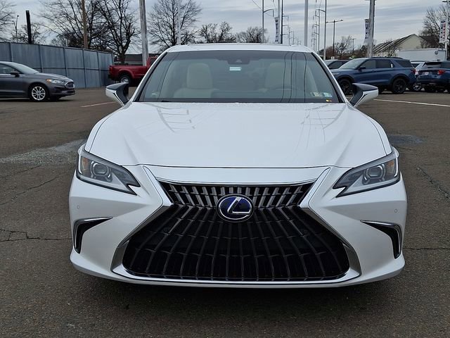 Used 2022 Lexus ES 300h w/ Accessory Package image 7