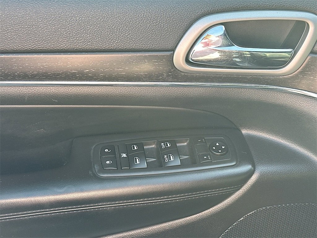 Used 2018 Jeep Grand Cherokee Limited image 21