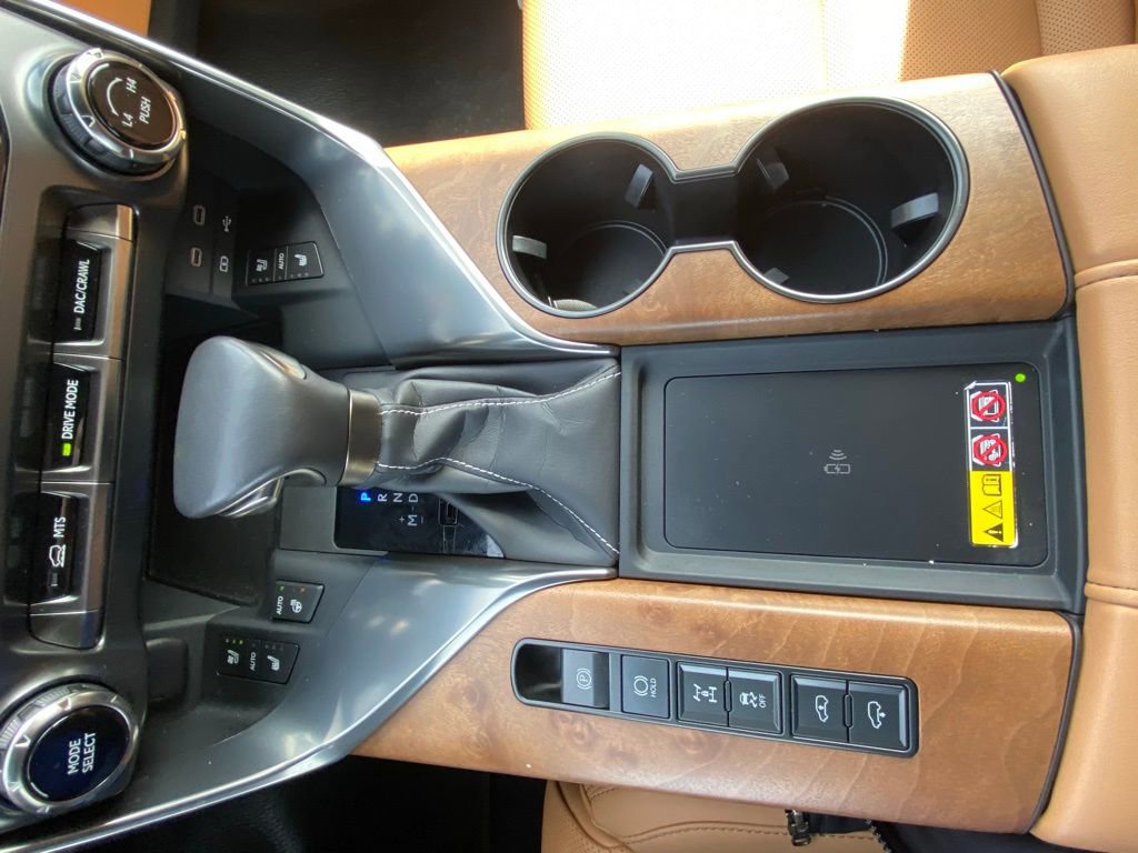 Used 2025 Lexus LX 600 4WD w/ Accessory Package (2T) image 18