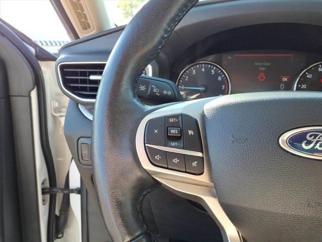 Certified 2022 Ford Explorer XLT w/ Equipment Group 202A image 18