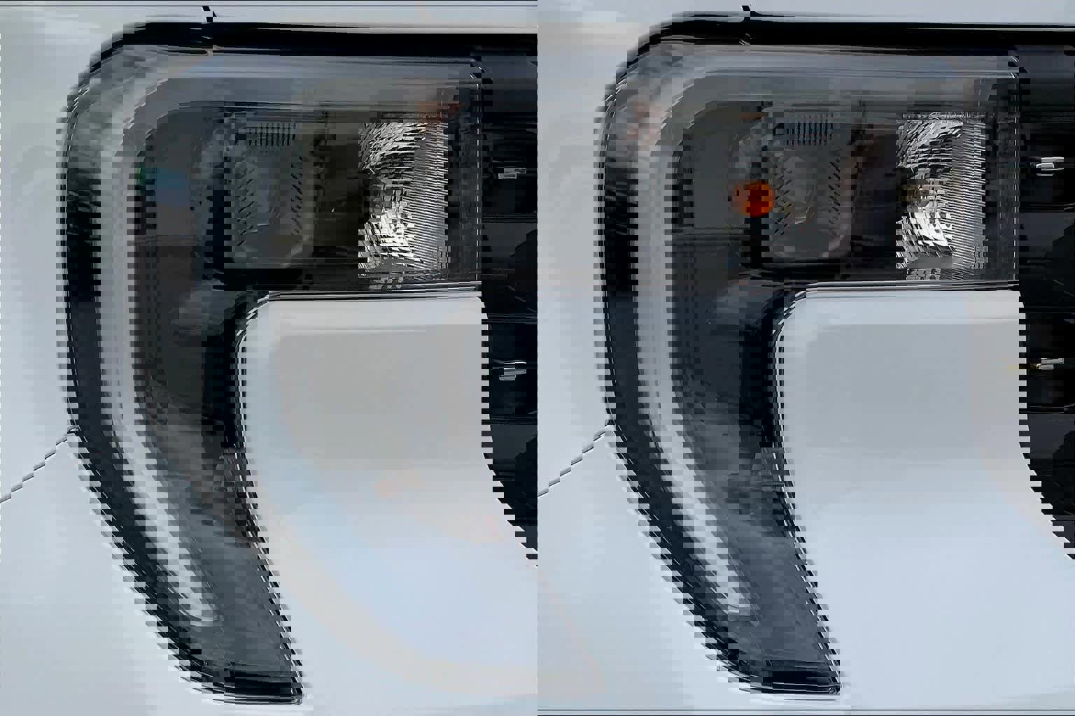 Certified 2025 Ford Maverick Lariat w/ 4K Tow Package image 27