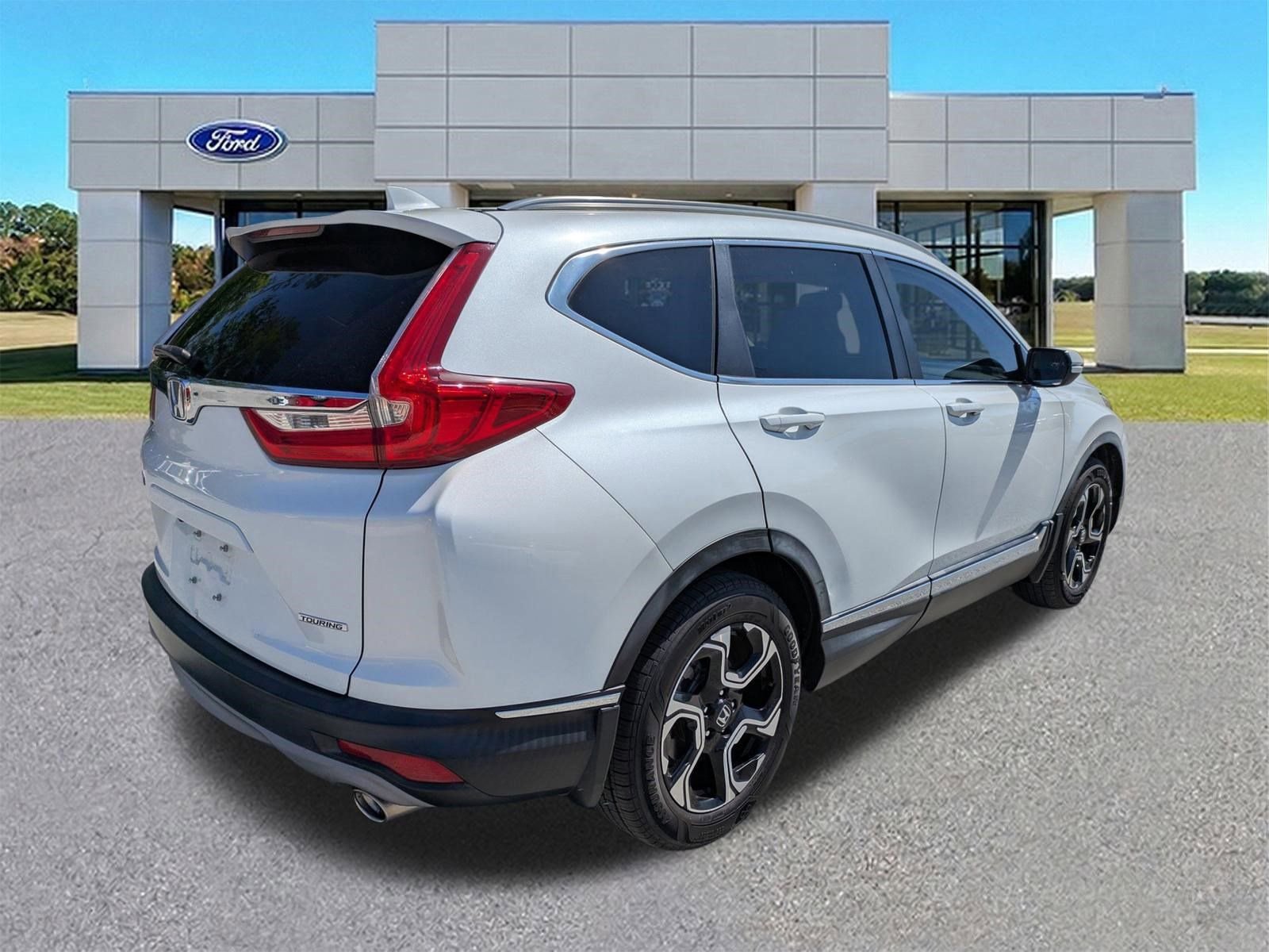 Used 2019 Honda CR-V Touring image 2