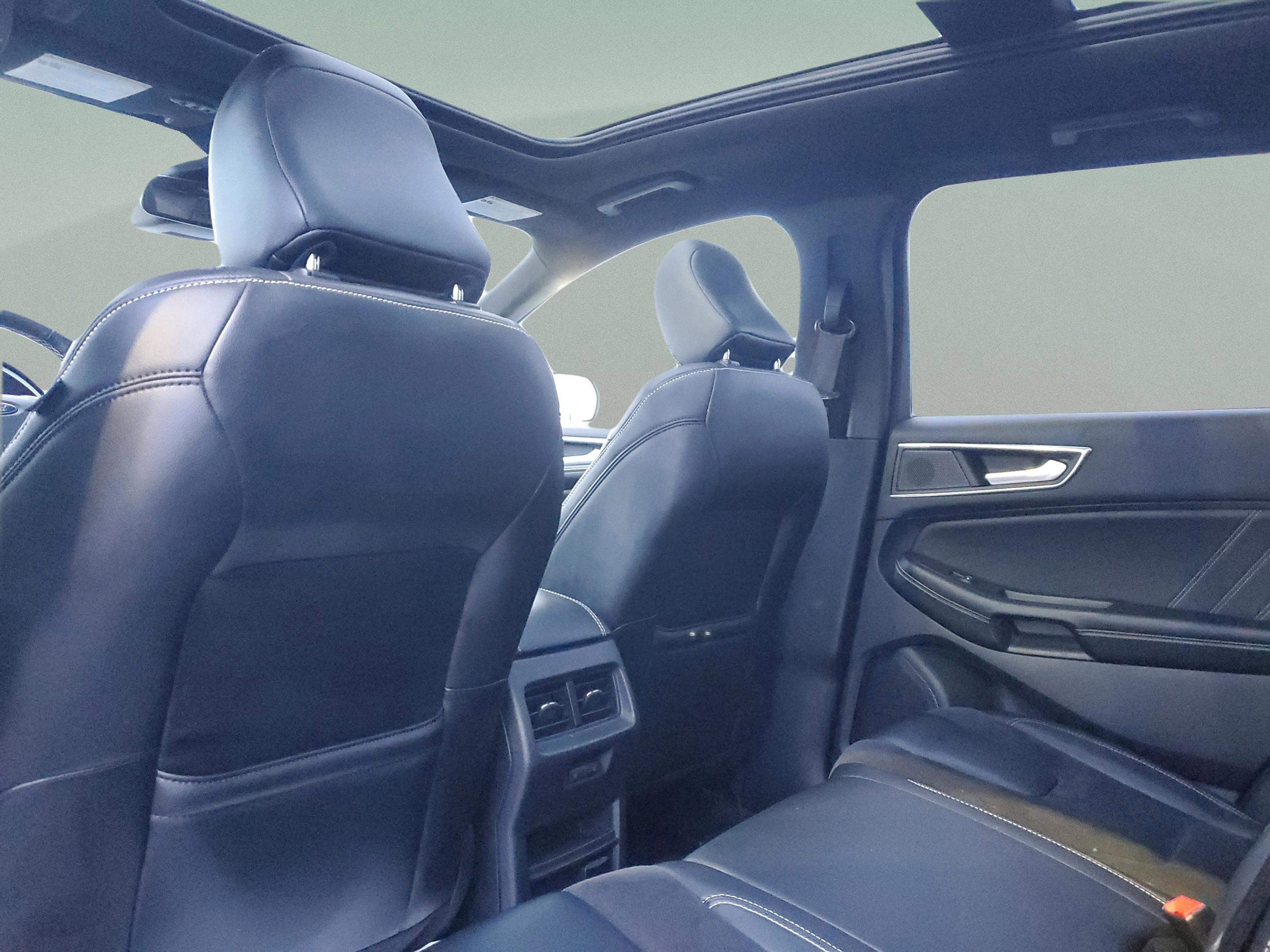 Certified 2022 Ford Edge ST w/ Equipment Group 401A image 7