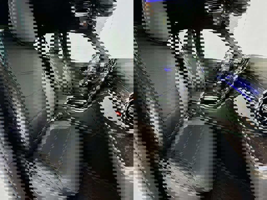 Used 2024 Mercedes-Benz GLC 300 4MATIC image 18