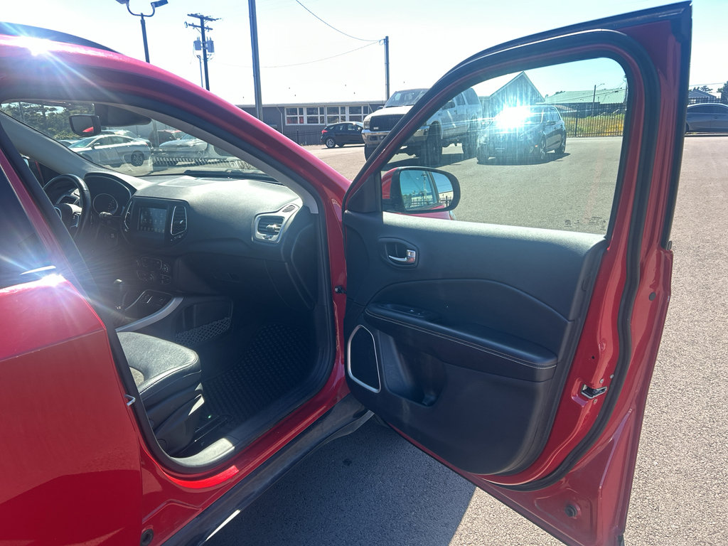 Used 2020 Jeep Compass Latitude w/ Popular Equipment Group FWD image 27