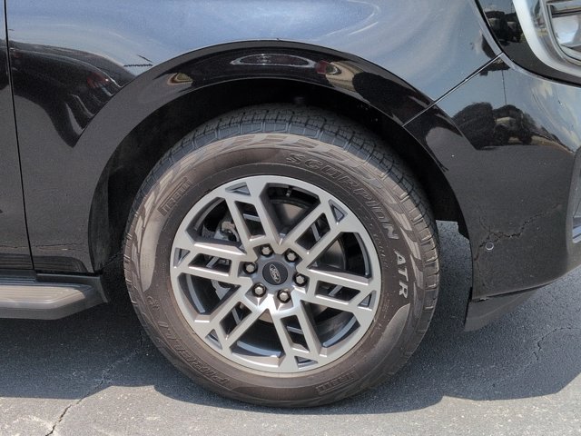 Certified 2025 Ford Expedition Active AWD/4WD image 11