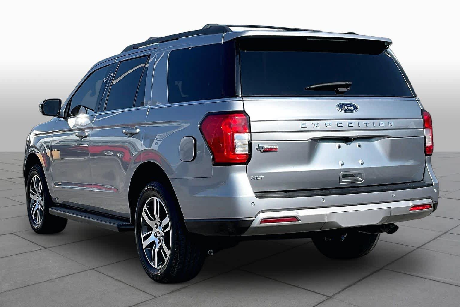 Certified 2024 Ford Expedition XLT RWD image 12