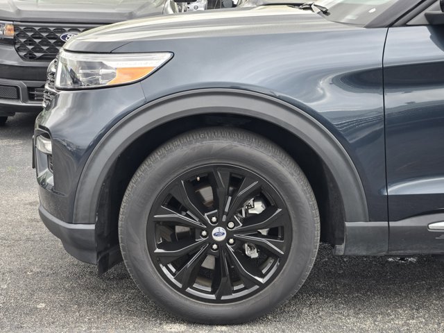 Certified 2022 Ford Explorer XLT w/ Equipment Group 202A image 6