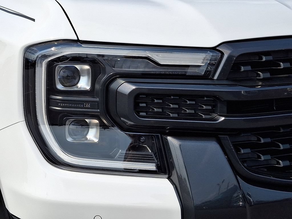 Certified 2025 Ford Ranger Lariat w/ FX4 Off-Road Package AWD/4WD image 9