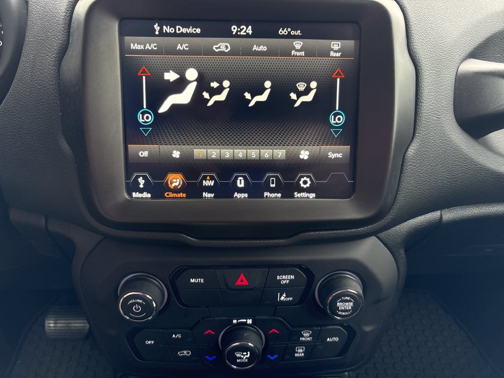 Used 2023 Jeep Renegade Altitude AWD/4WD image 19