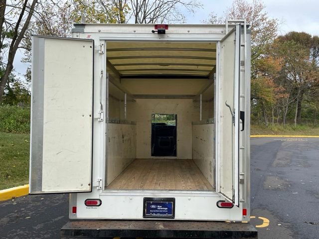 Certified 2022 Ford E-350 and Econoline 350 Super Duty w/ Power Windows & Locks Group image 19