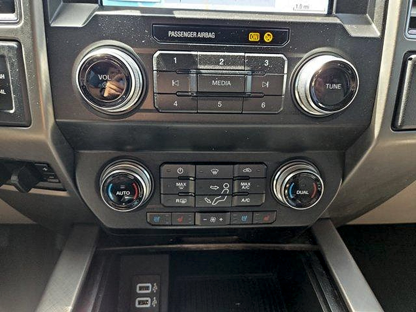 Certified 2019 Ford F250 Limited AWD/4WD image 20