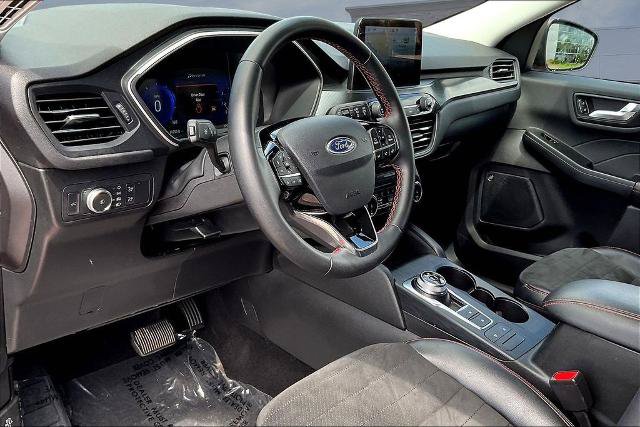Certified 2022 Ford Escape SEL w/ SEL Stealth AWD Package image 17