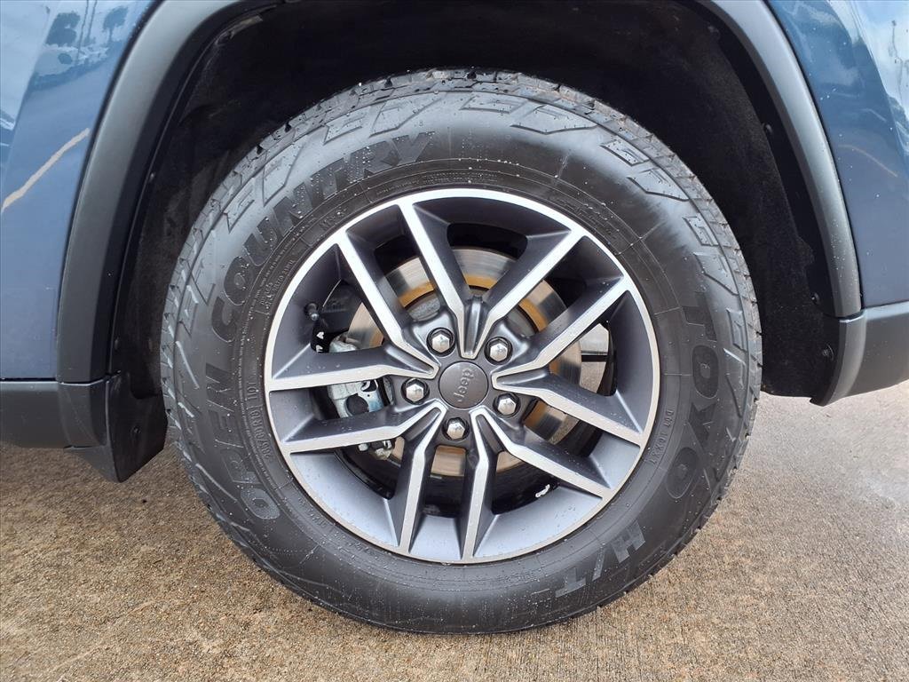 Used 2021 Jeep Grand Cherokee Limited w/ Trailer Tow Group IV image 30