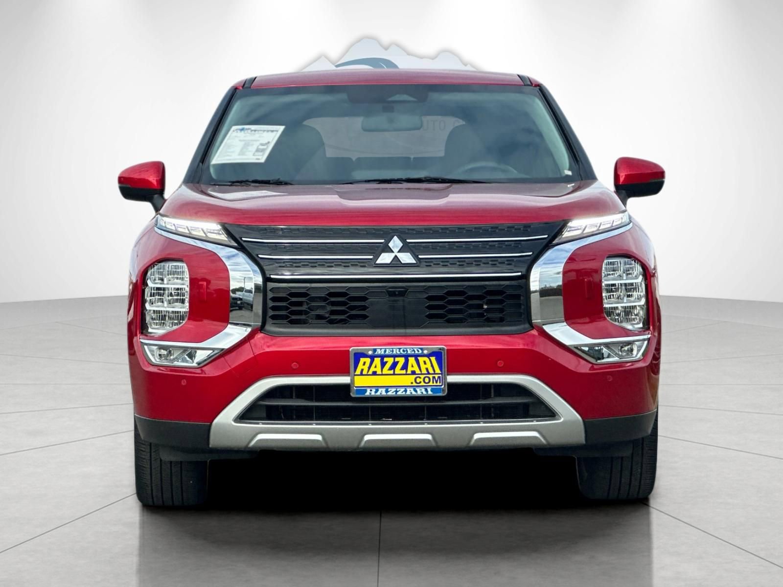 Used 2023 Mitsubishi Outlander 4WD Plug-In Hybrid image 8