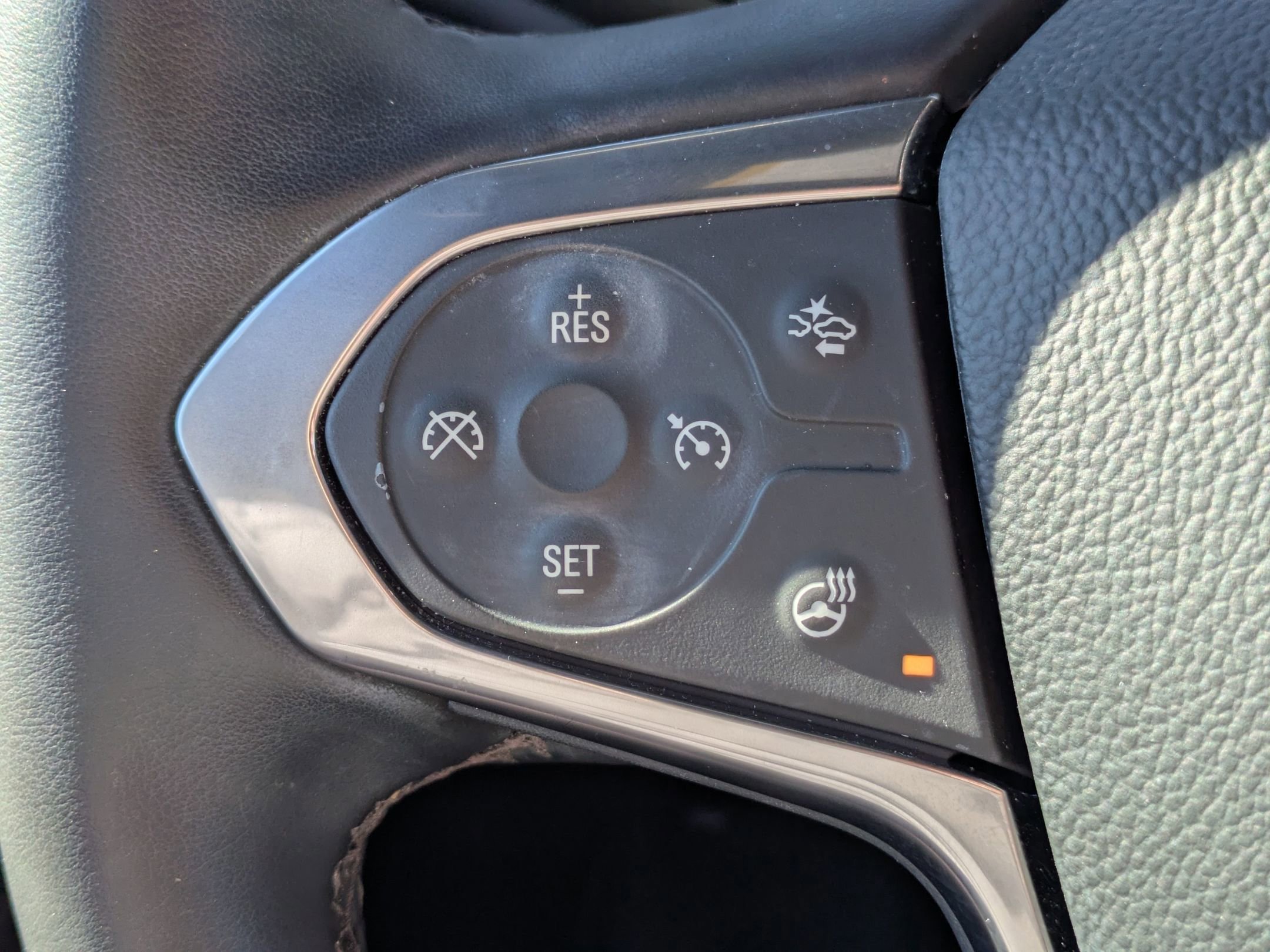 Used 2023 Chevrolet Traverse RS image 16