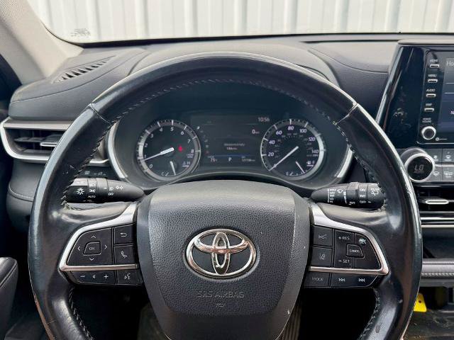 Used 2021 Toyota Highlander XLE AWD/4WD image 20