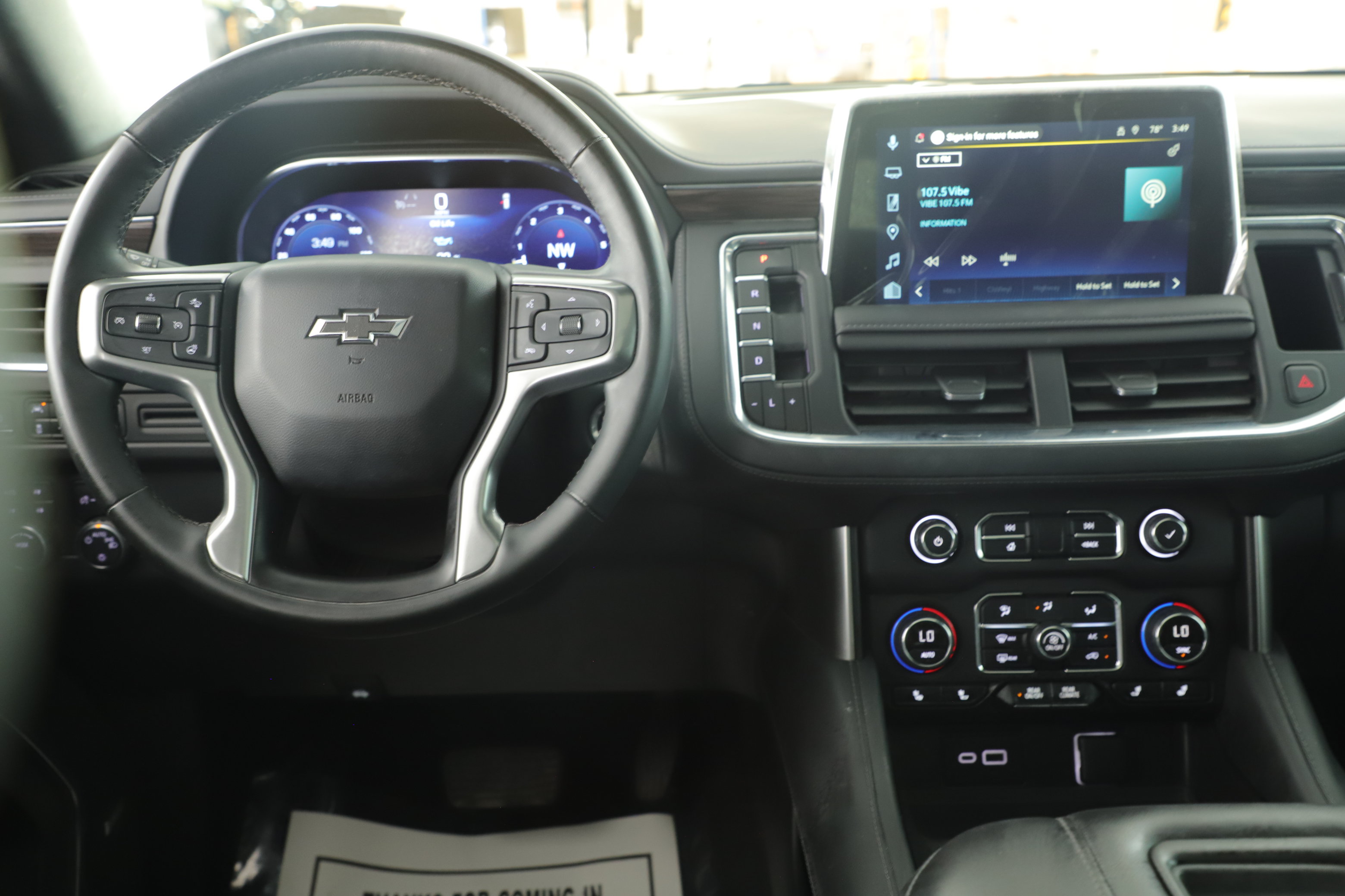 Used 2023 Chevrolet Tahoe Z71 w/ Luxury Package AWD/4WD image 17