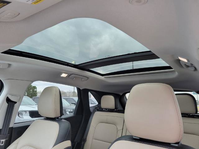 Certified 2021 Ford Escape Titanium image 23