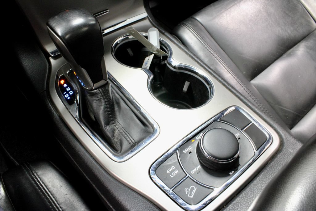 Used 2021 Jeep Grand Cherokee Limited AWD/4WD image 30