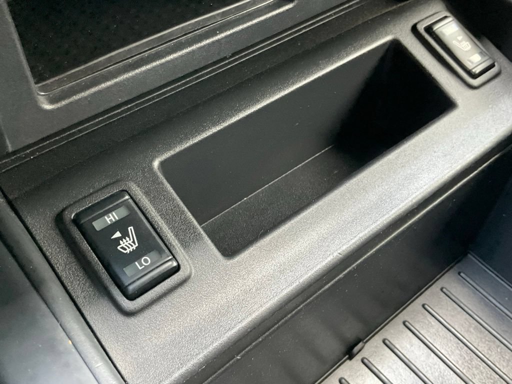 Used 2018 Nissan Titan SV w/ SV Convenience Package AWD/4WD image 14