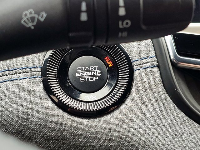 Used 2024 Jeep Compass Latitude image 6