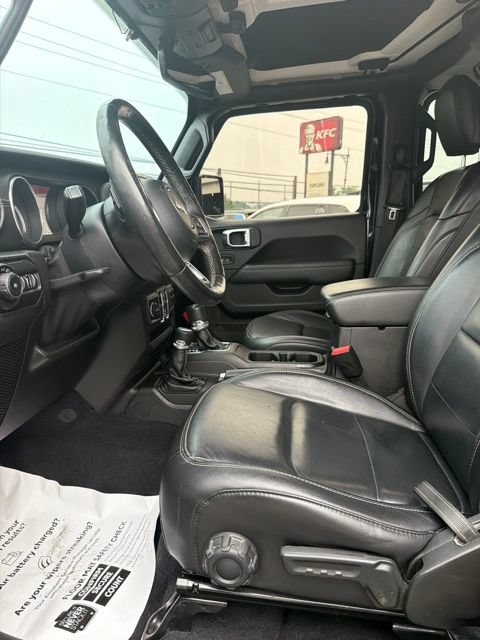 Used 2019 Jeep Wrangler Unlimited Sahara w/ Dual Top Group AWD/4WD image 10