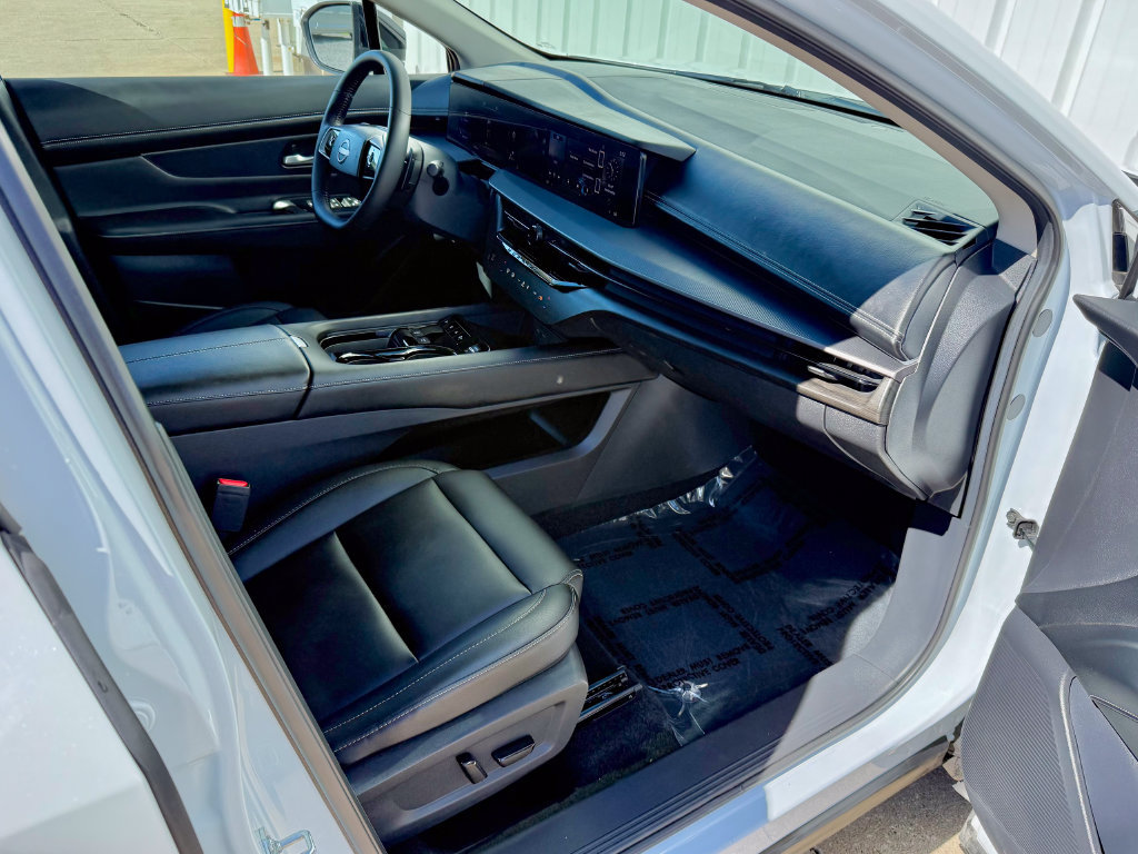 Used 2025 Nissan Murano SV AWD/4WD image 22