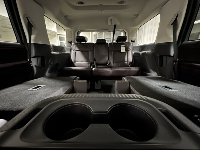 Certified 2025 Ford Expedition Platinum w/ Platinum Ultimate Package AWD/4WD image 18