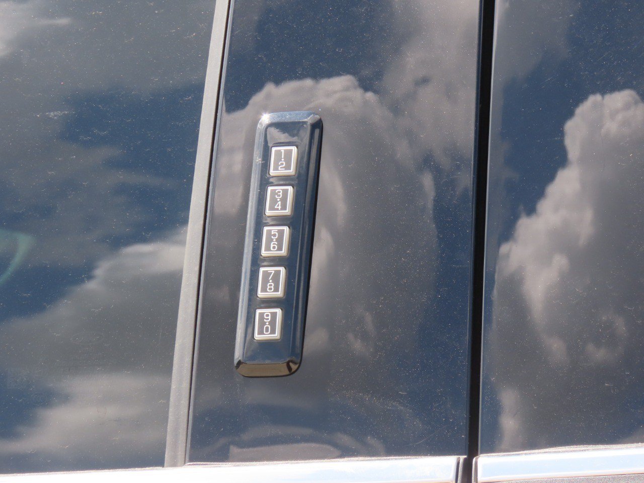 Certified 2024 Ford F250 Limited w/ FX4 Off-Road Package AWD/4WD image 17