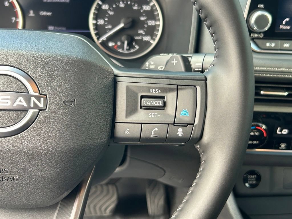 Used 2025 Nissan Rogue SV FWD image 36
