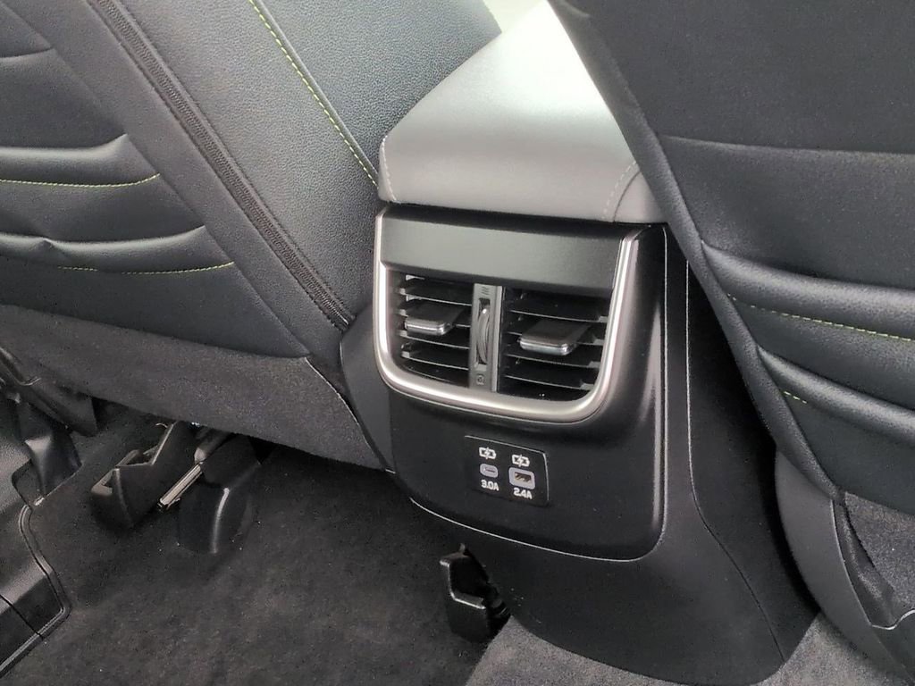 Used 2025 Subaru Outback Onyx Edition AWD/4WD image 29