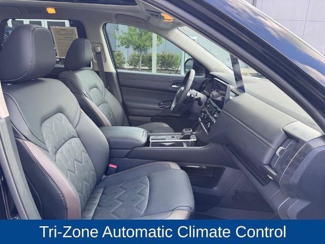 Used 2026 Nissan Pathfinder Platinum w/ Cargo Package FWD image 23