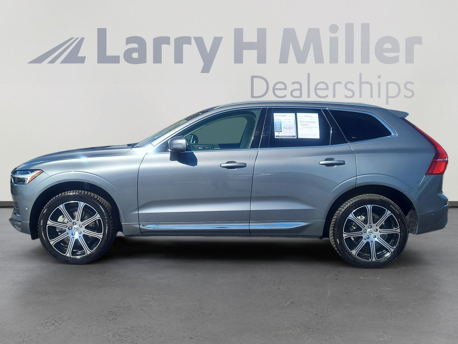 Used 2021 Volvo XC60 T5 Inscription w/ Advanced Package image 2