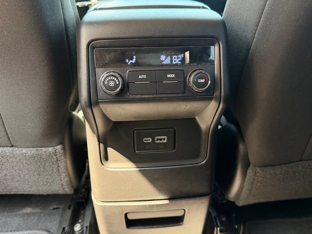 Used 2023 GMC Acadia SLE FWD image 19