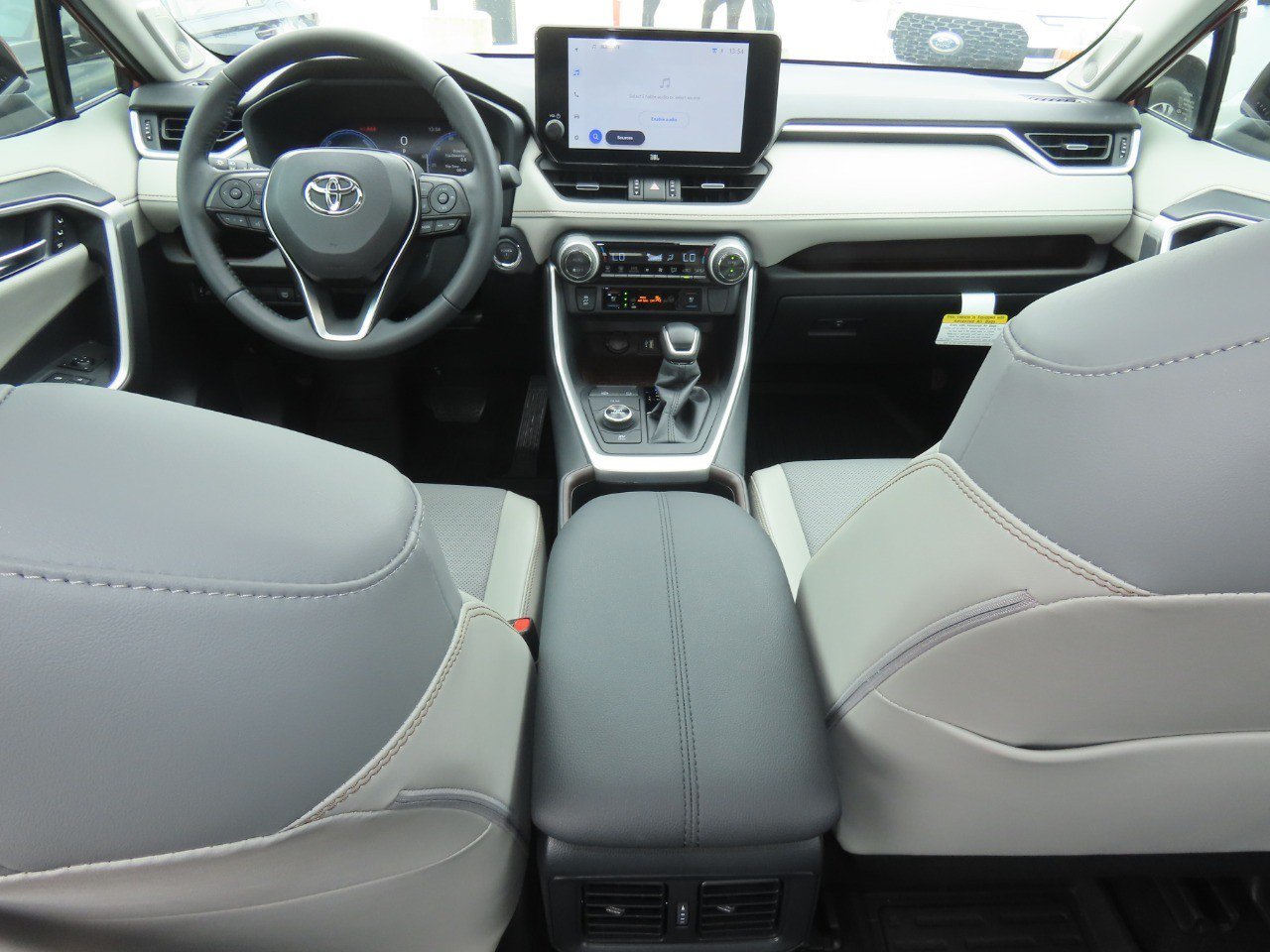 Used 2025 Toyota RAV4 Limited AWD/4WD image 24