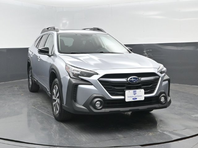 Used 2025 Subaru Outback Premium AWD/4WD image 2