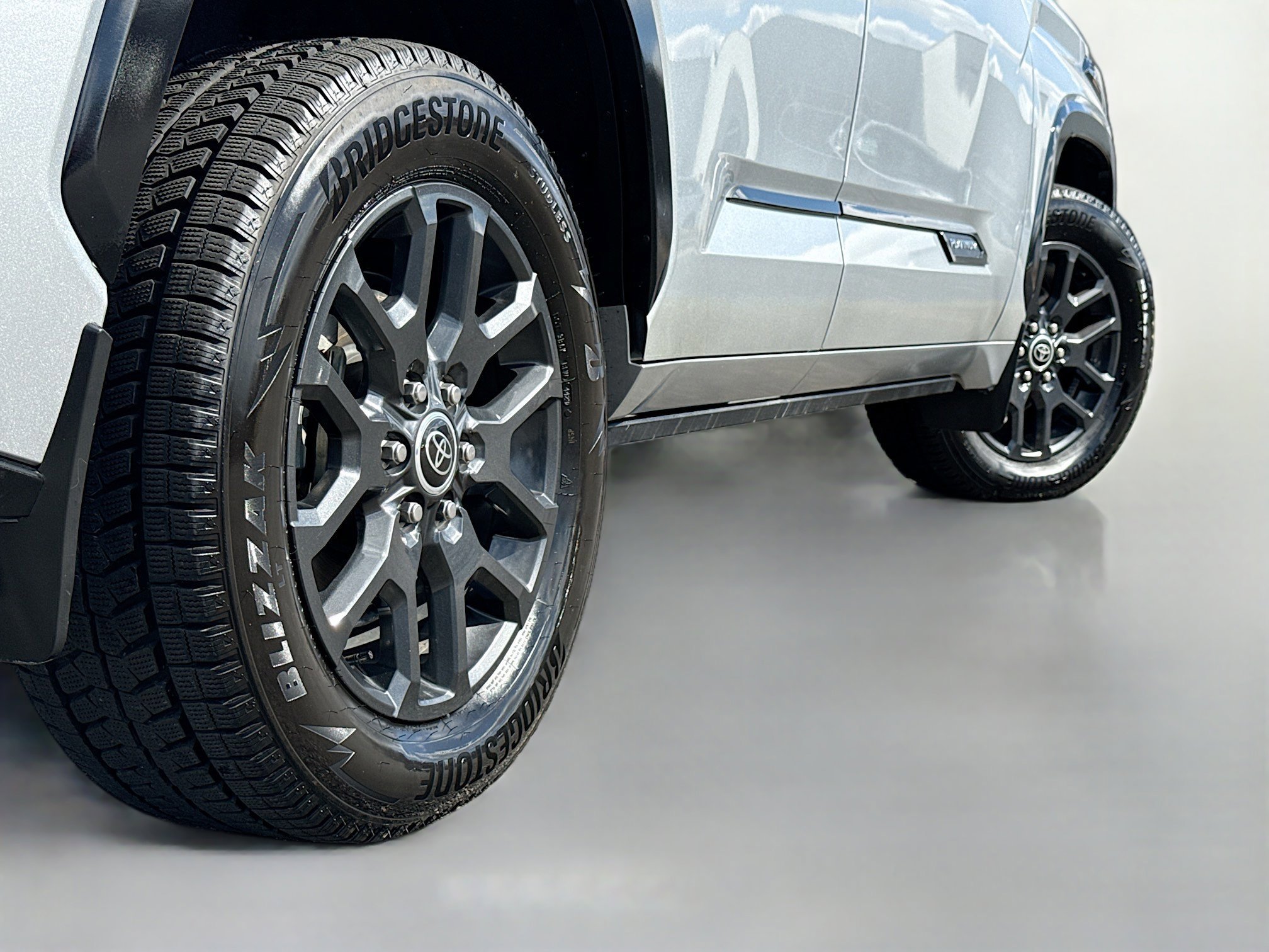 Used 2023 Toyota Sequoia Platinum AWD/4WD image 17