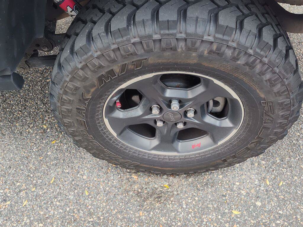 Used 2021 Jeep Gladiator Rubicon AWD/4WD image 5