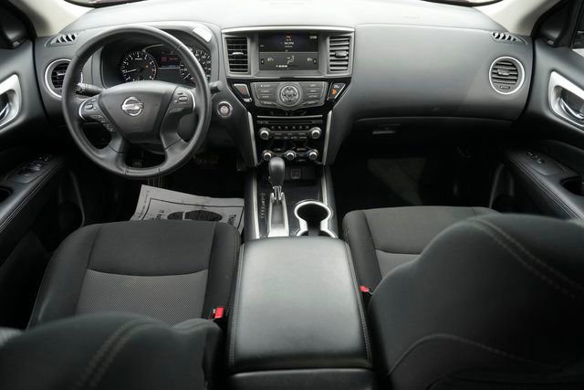 Used 2020 Nissan Pathfinder SV image 19