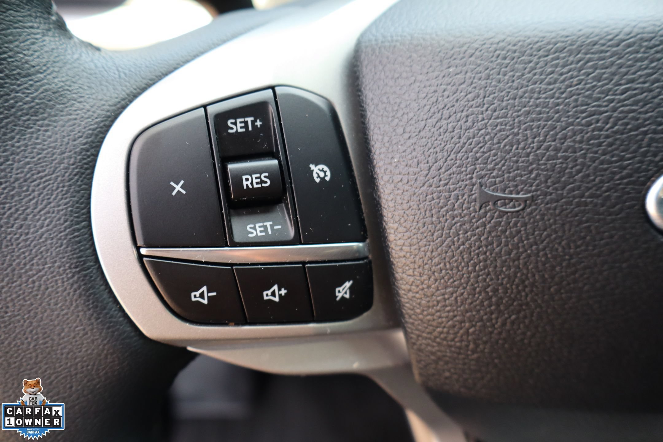 Certified 2024 Ford Explorer XLT RWD image 14