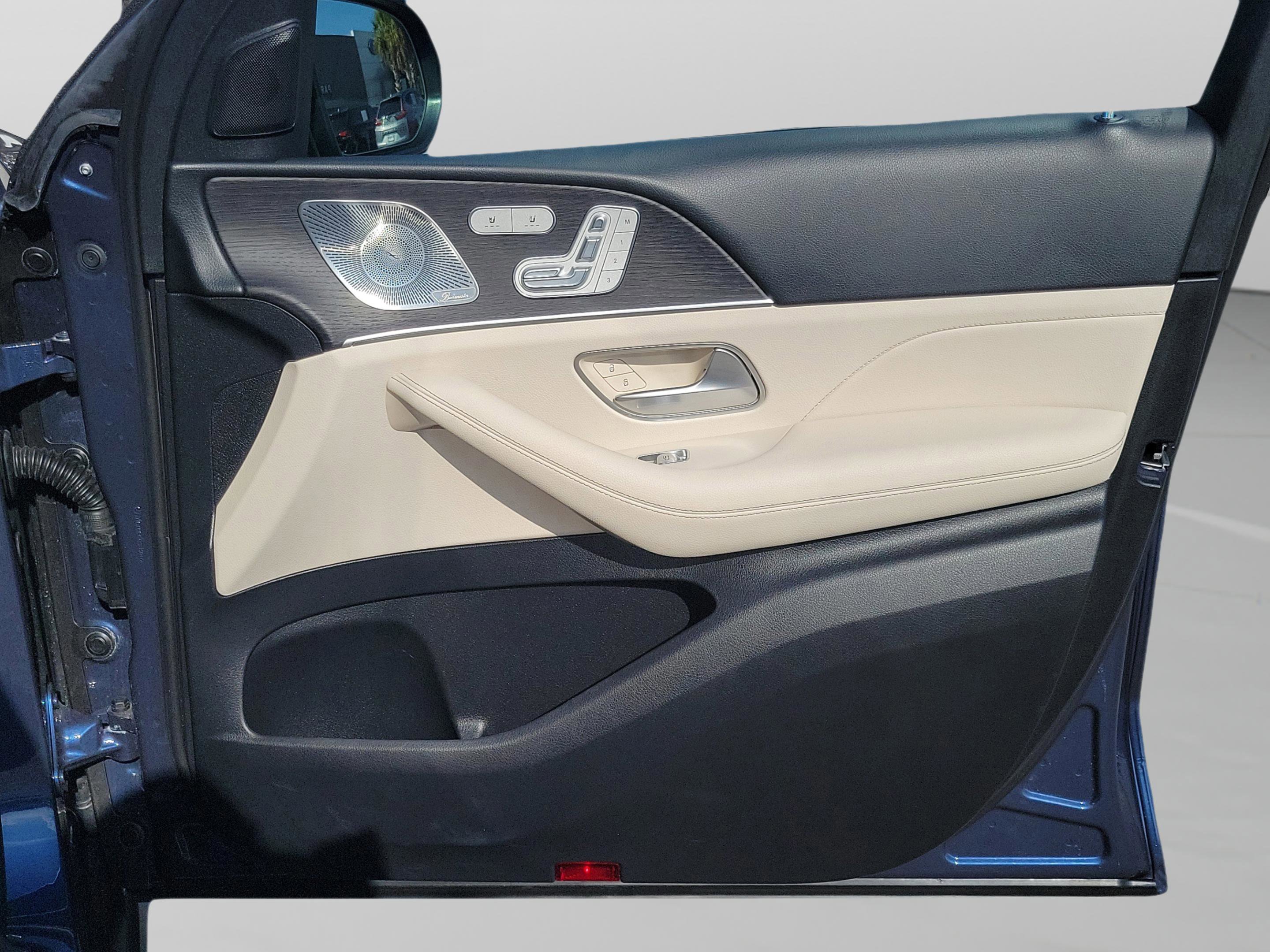 Used 2024 Mercedes-Benz GLS 450 4MATIC image 28