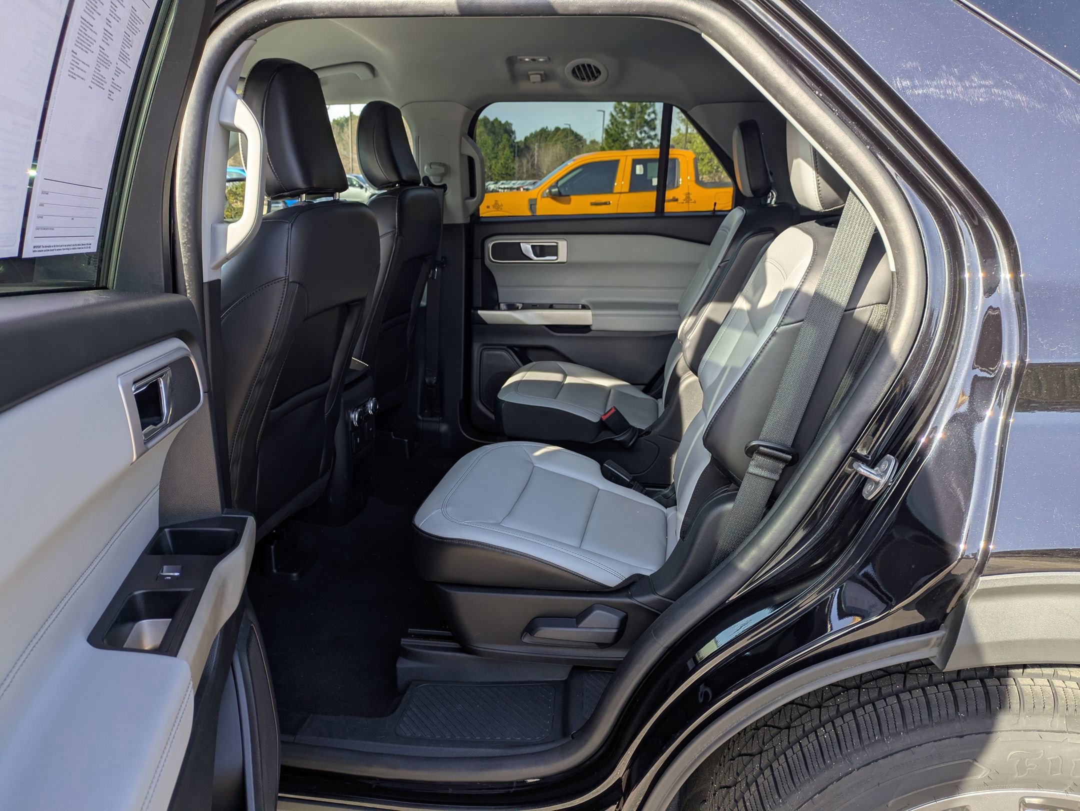 Certified 2021 Ford Explorer XLT w/ Equipment Group 202A image 29