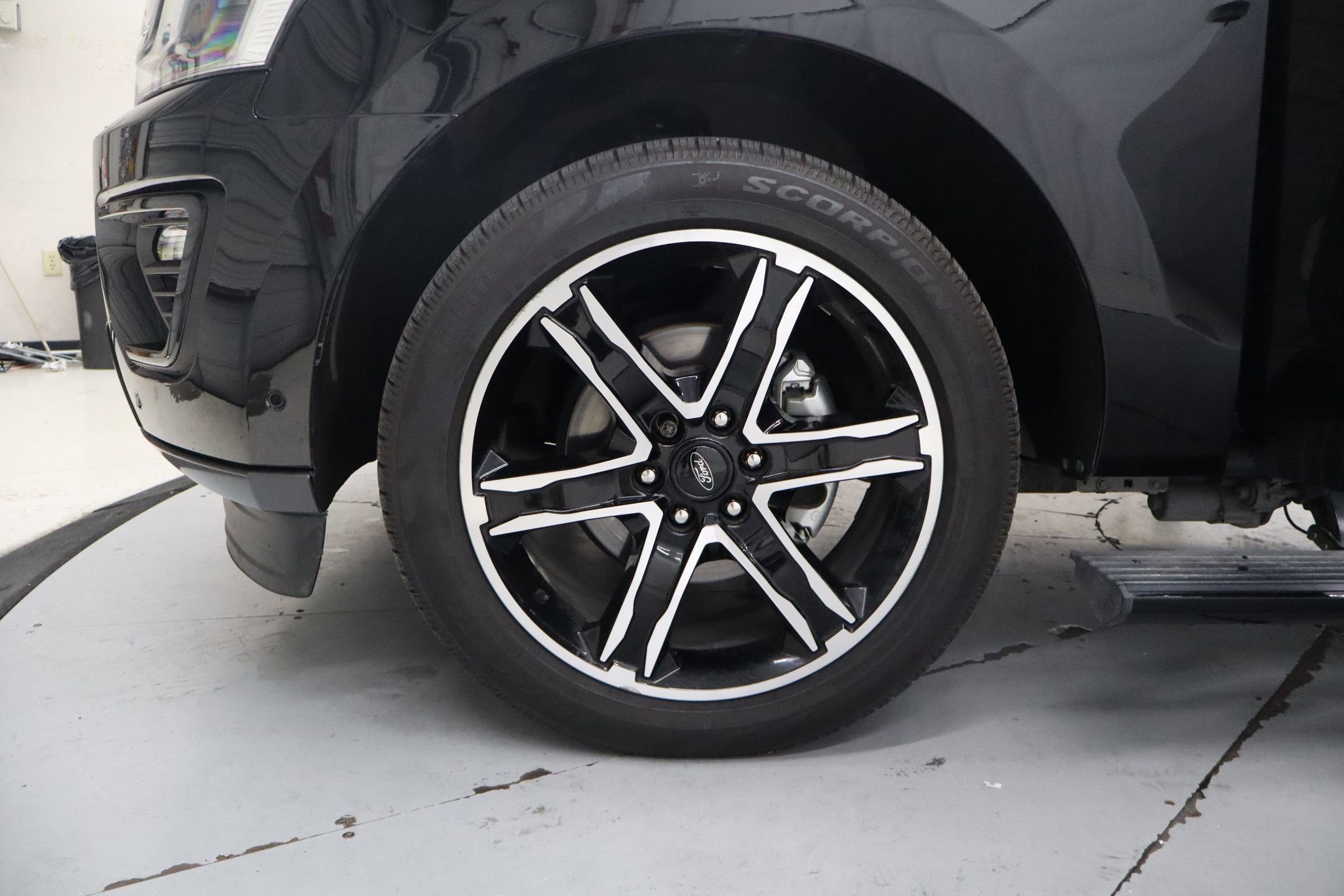 Certified 2020 Ford Expedition Limited image 12