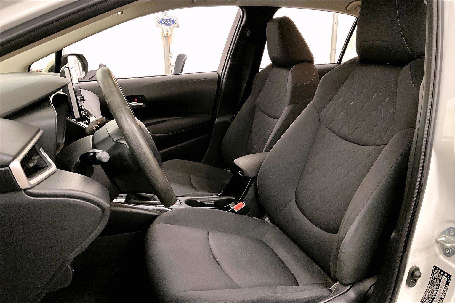 Used 2020 Toyota Corolla LE image 24